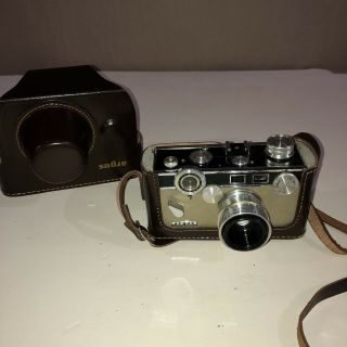 Vintage Photography Argus 35mm Camera With F/3.  5 50mm Cintar Lens