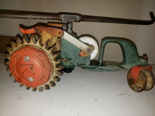 Vintage Fd Kees Model Xa - L Cast Iron Tractor Walking Lawn Sprinkler Traveling