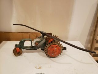 Vintage FD Kees Model XA - L Cast Iron Tractor Walking Lawn Sprinkler Traveling 2