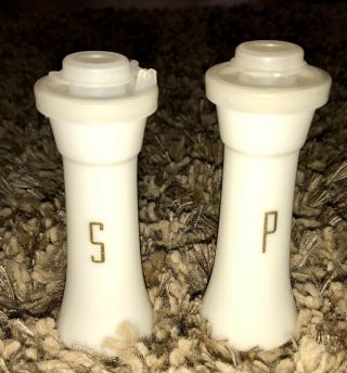 Vintage White Tupperware 4 1/2” Hourglass Salt & Pepper Shakers Flip Top Seals
