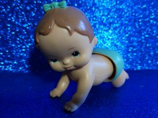 Vtg 1977 Tomy Toy Wind Up Baby Girl Crawling Green Diaper Bow Shower Decor