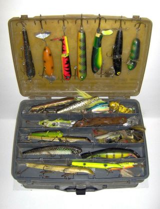 Vintage Plano Tackle Box Loaded With (39) Musky / Muskie Lures - 39 Total Lures