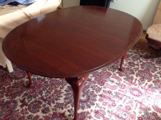 Cherry Oval Shape Queen Anne Style Table Solid Great Color