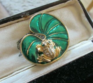 Vintage Jewellery Rhinestone Frog On A Enamel Lily Pad Leaf Brooch Shawl Pin