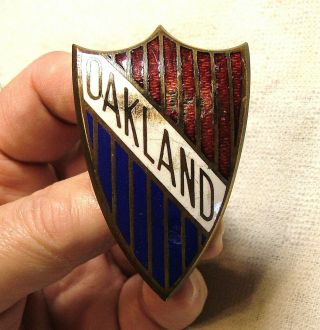 OAKLAND Shield Style Enamel Radiator Badge Emblem 1929 - 31? Gus.  Fox 2