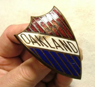 OAKLAND Shield Style Enamel Radiator Badge Emblem 1929 - 31? Gus.  Fox 3