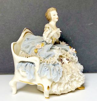 ANTIQUE VOLKSTEDT DRESDEN PORCELAIN FIGURINE LADY ON THE SOFA INCREDIBLE DETAIL 2