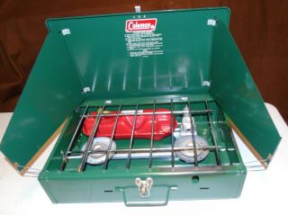 Vintage Coleman Model 425e Two Burner Camping Stove 10/78 One Time Great