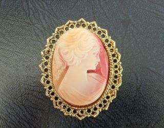 VINTAGE JEWELLERY SIGNED CAMEO WITH OUR LADY OF THE SNOWS PLAQUE BROOCH PIN 2