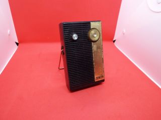 Zenith Royal 250 Solid State Handheld Vintage Transisitor Am Fm Radio