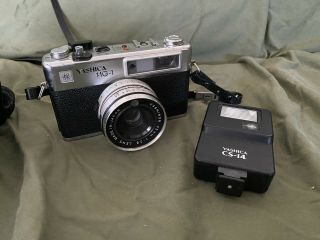Vtg Yashica MG - 1 Yashinon 45mm 1:2.  8 Film Camera with CS - 14 Flash 2