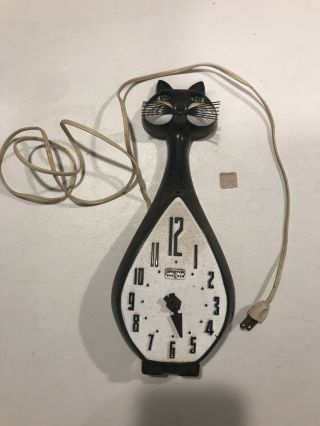 Vintage Spartus Black And White Cat Electric Clock
