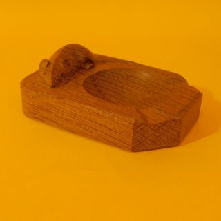Robert Thompson Mouseman Hand Carved Oak Ashtray Kl/ml