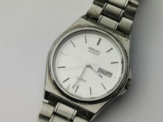 Seiko SQ 5Y23 - 8A50 Mens Quartz Day / Date Watch for Repair,  Vintage Seiko Watch 2