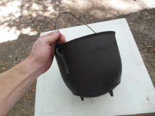 Antique No.  7 Cast Iron Cauldron Kettle Stew Pot 9 3/8 " Diameter Gatemarked