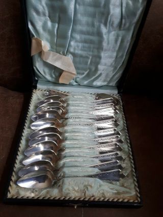 Antique Solid Silver Teaspoons Boxed Set Of 12 Lovely Design Dutch Spoons 100g