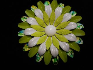 WOW VINTAGE ENAMEL FLOWER pin / brooch GREEN AND WHITE FANTASTIC 2