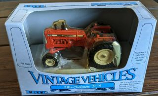 Ertl - Vintage Vehicles - Allis Chalmers D - 19 Tractor - 1:43