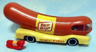 Vintage Oscar Mayer Wienermobile 1/25 Scale Promo Model 2