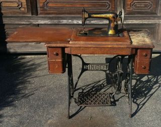 Vintage Antique Singer Treadle & Sewing Machine Table Cabinet -