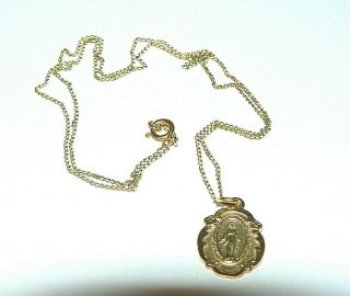 Vtg 1/20G Chapel Medal of Miraculous Virgin Mary Pendant Necklace w/dainty chain 2