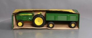 Ertl 518 1:16 Scale Vintage Die - Cast John Deere Utility Tractor And Wagon/box