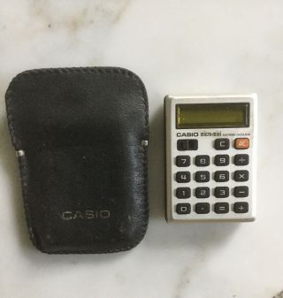 Vintage Casio Micro Mini Calculator W/leather Case - Made In Japan (pre Owned)