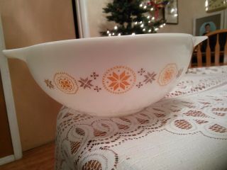 Vintage Pyrex Brown & Gold Snowflake Pattern - 4 Quart Cinderella Bowl 444
