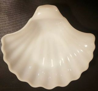Vintage Milk Glass Scalloped Clam Shell White Soap Dish Candy Tray Ring Trinket