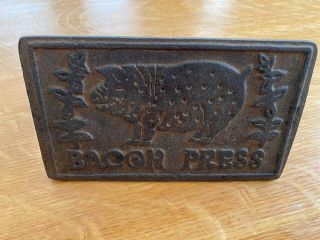 Vintage Cast Iron Metal Wood Handle Pig Design Heavy - Duty Bacon Press Cookware