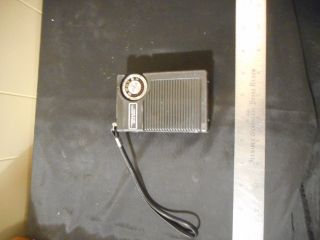Vintage Realistic Aiwa Solid State Am Portable Radio