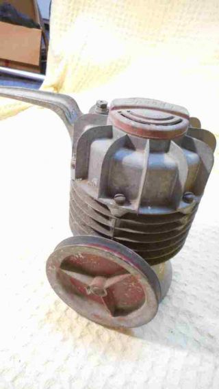 Vintage W.  R.  Brown Co,  Chicago,  Speedaire Speedy Mid - Century Air Compressor Pump