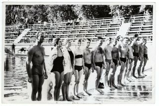 Vintage Snapshot Photo Swimming Team Young Guys Man Speedos Gay Int Bulge 4940