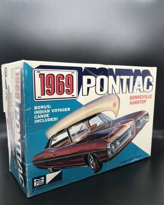 MPC 1969 Pontiac Bonneville model kit 2