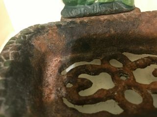 VINTAGE CAST IRON SOAP DISH WITH ROSE AND CALLA LILIES - 6 X 4.  5 X 4 