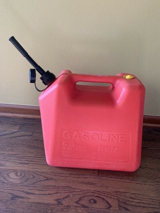 Vintage Old Type " Blitz " 5 Gallon Rear Vented Red Poly Gas Can Model 11830
