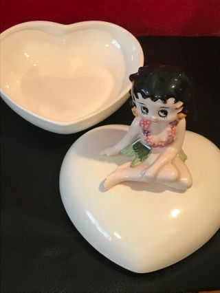 VINTAGE 1986 Betty Boop Ceramic Heart ❤️ Shaped Trinket Box - By Vandor - Hula Betty 3