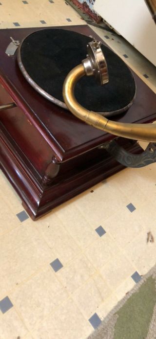 Antique Gramophone Co.  His Master ' s Voice Sound Box Record Player See Discriptio 3