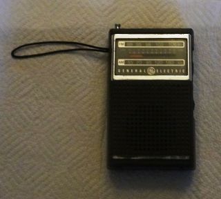 General Electric Model 7 - 2500a Transistor Radio 70 