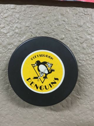 Pittsburgh Penguins Nhl Vintage General Tire Slug Trench Mfg.  Official Game Puck