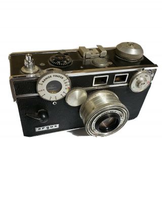 Vintage Argus C3 35mm Camera With F/3.  5 50mm Cintar Lens