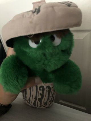 Vintage 1992 Oscar the Grouch Sesame Street Muppets Trash Can Applause Plush 2