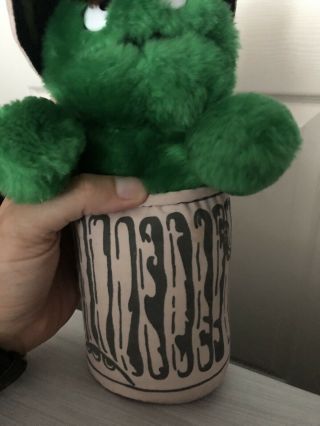 Vintage 1992 Oscar the Grouch Sesame Street Muppets Trash Can Applause Plush 3