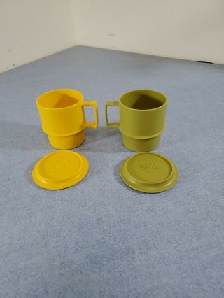 2 Vintage Tupperware Coffee Cup Mugs 1312 Yellow Green Harvest Lid Coaster