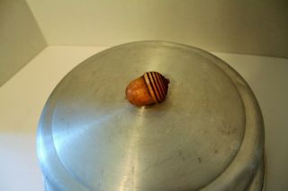 Vintage West Bend Aluminum Cake Saver Plate And Cover With Wooden Acorn Handle 2