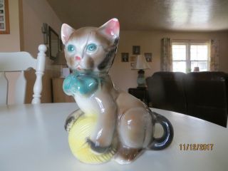 Vintage Ceramic Brown Cat With Bow Sitting On A Ball Of Yarn Planter Statue 8 "