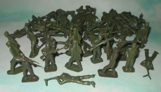 Vintage 1950s Marx Army Training Center Play Set Plastic 45mm Soldiers X 52