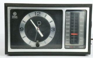 Vintage General Electric Ge 7 - 4501 Am/fm Radio Alarm Clock Retro Vtg