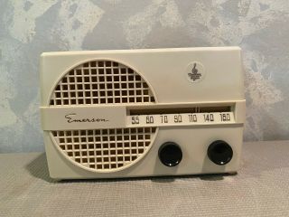 Vintage Emerson Model 652 Radio - Circa 1950 - 51