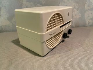 Vintage Emerson Model 652 Radio - Circa 1950 - 51 3